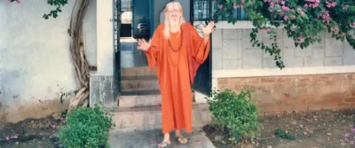 Shri Gurudev Mahendranath at doorway in India